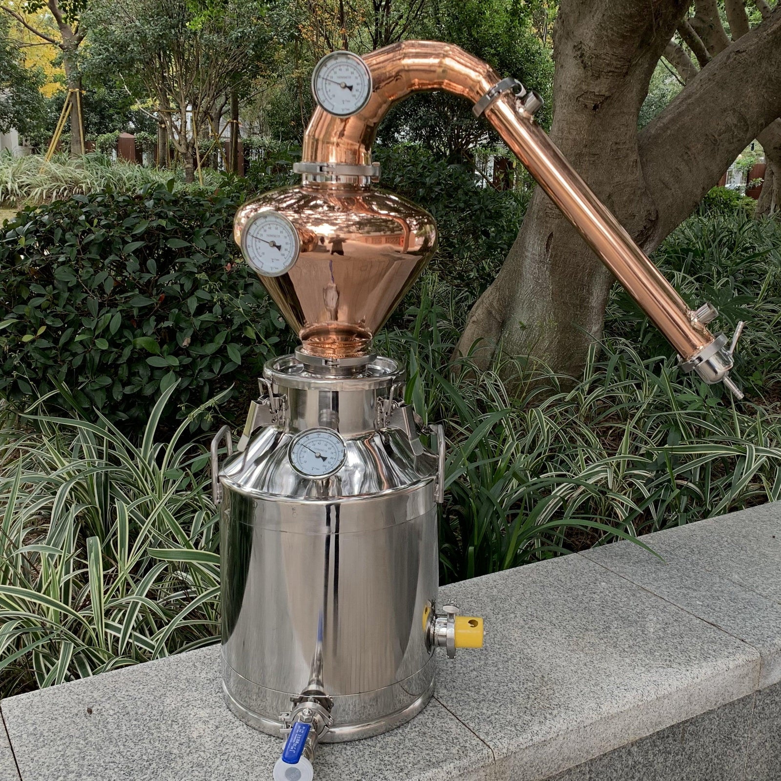 copper_pot_still_9564d62f-f6bb